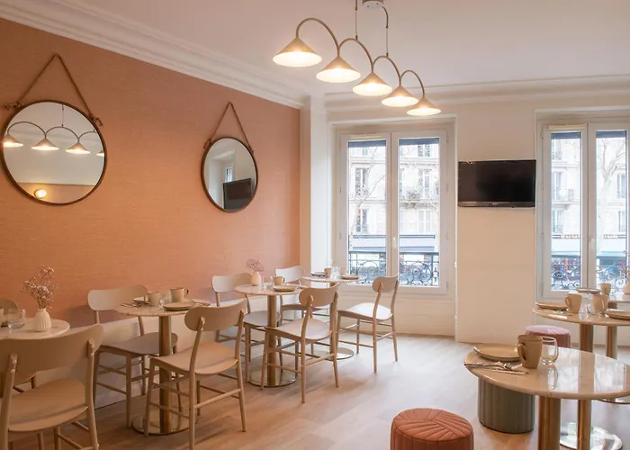 Hotel Avama Prony Parigi